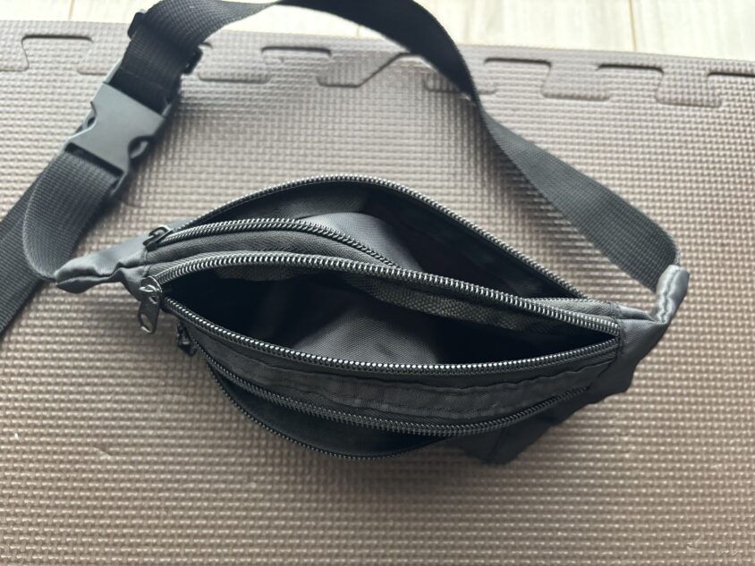 ダイソーで売っているウエストポーチ